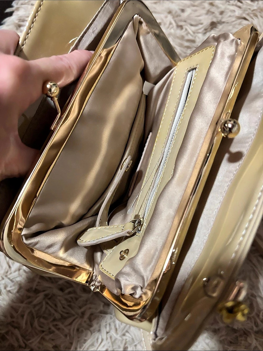Kate Landry Shoulder Bag in Cream - Picture 2 of 4